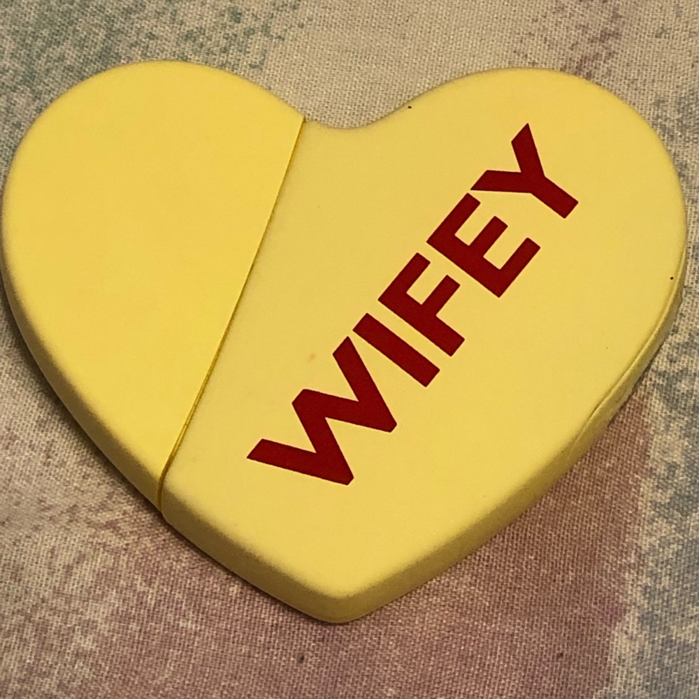 KKWIFEY fragrance